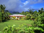 COOK ISLANDS, Rarotonga, countryside, typical house and garden, CI708JPL