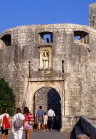 CROATIA, Dubrovnik, Old Town, Pile Gate entrance, CRO381JPL
