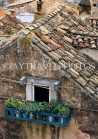 CROATIA, Dubrovnik, Old Town, house balcony and roof top, CRO471JPL