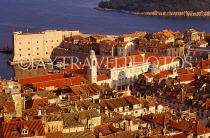 CROATIA, Dubrovnik, Old Town, houses and roof tops, CRO426JPL