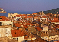 CROATIA, Dubrovnik, Old Town, houses and roof tops, CRO484JPL
