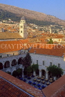 CROATIA, Dubrovnik, Old Town and restaurant courtyard, CRO400JPL