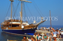 CROATIA, Elaphite Islands (Dubrovnik Coast), KOLOCEP, tour boat and tourists, CRO436JPL