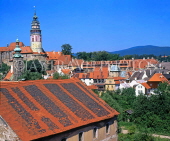 Czech Rep, CESKY KRUMLOV, panoramic view and Round Tower (Hradek), CZ871JPL