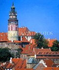 Czech Rep, CESKY KRUMLOV, town view  and castle Round Tower (Hradek), CZ872JPL