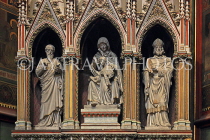 Czech Rep, PRAGUE, Prague Castle complex, St Vitus Cathedral, statues, CZ1304JPL