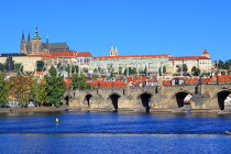 Czech Rep, PRAGUE, River Vlatava, Charles Bridge, and city view, CZ1167JPL