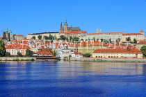 Czech Rep, PRAGUE, River Vlatava, and city view towards Prague Castle, CZ1146JPL