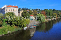 Czech Rep, PRAGUE, River Vlatava, and riverside buildings, CZ1201JPL