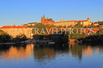 Czech Rep, PRAGUE, River Vlatava, early morning light, and city view, CZ1156JPL