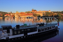 Czech Rep, PRAGUE, River Vlatava, early morning light, and city view, CZ1164JPL