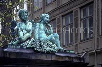 DENMARK, Copenhagen, 'Two Children' sculpture (near Round Tower), DEN126JPL
