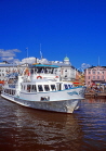 FINLAND, Helsinki, Market Square, waterfront and sightseeing boat, FIN736JPL