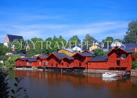 FINLAND, Porvoo, traditional old wooden houses along Porvoo River, FIN766JPL