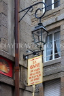 FRANCE, Brittany, SAINT-MALO, Old Town, Le Cafe Du Coin D'en Bas De La Rue Du Bout De La Ville, FRA2664JPL