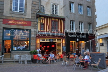 FRANCE, Brittany, SAINT-MALO, Old Town, outdoor cafe scene, at dusk, FRA2660JPL