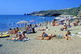 FRANCE, Languedoc-Roussillon, CAP DAGDE, beach and sunbathers, FRA983JPL
