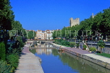 FRANCE, Languedoc-Roussillon, NARBONNE, town and canal de la Robine, FRA2304PL