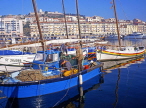 FRANCE, Languedoc-Roussillon, SETE, fishing boats and fishermen mending nets, FRA461JPL