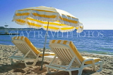FRANCE, Provence, Cote d'Azure, CANNES, beach with sunbeds and parasols, FRA2135JPL