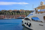 FRANCE, Provence, Cote d'Azure, MONACO, harbourfront and luxury yacht, FRA2506JPL