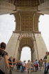 France, PARIS, Arc de Triomphe, and visitors, FRA2114JPL