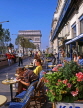 France, PARIS, Avenue des Champs Elysees (Arc de Triomphe behind), cafe scene, FR674JPL