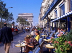 France, PARIS, Avenue des Champs Elysees and Arc de Triomphe, cafe scene, FR675JPL