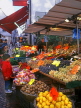 France, PARIS, Jardin des Plantes Quarter, Rue Mouffetard market, fruit stalls, FRA1672JPL