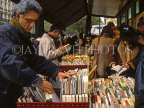 France, PARIS, Latin Quarter, people browsing through second hand bookshops, FRA2012JPL
