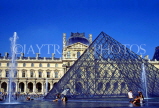 France, PARIS, Louvre Museum and Pyramid entrance, FRA1397JPL