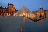 France, PARIS, Louvre Museum and Pyramid entrance, dusk view, FRA2099JPL