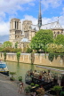 France, PARIS, Notre Dame Cathedral, River Seine and floating cafe, FRA2585JPL