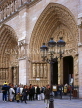 France, PARIS, Notre Dame Cathedral, visitors queuing at entrance, FRA2241JPL