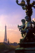 France, PARIS, Pont Alexandre III (bridge), lampost and Eiffel Tower, dusk view, FRA2017JPL
