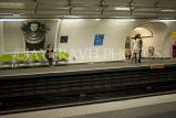 France, PARIS, Trocadero Metro Station, interior platform, FRA2110JPL