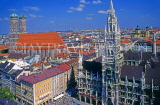 GERMANY, Munich, Marienplatz, gothic Rathaus (Town Hall) and Frauenkirche (Cathedral), GER746JPL