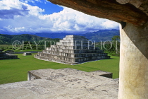 GUATEMALA, Tikal, Mayan sites, Zaculeu Main Temple 2, GUA300JPL