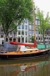 HOLLAND, Amsterdam, canlaside and houseboat, HOL841JPL