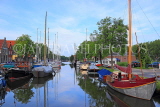 HOLLAND, Edam, old town, canalside and moored boats, HOL817JPL