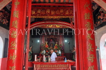 HONG KONG, Cheung Chau island, Pak She Tin Hau Temple, interior, altar, HK1543JPL