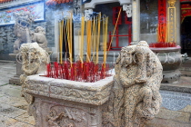 HONG KONG, Cheung Chau island, Pak Tai Temple, incense sticks, HK1513JPL