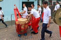 HONG KONG, Cheung Chau island, Tin Hau Festival parades, drum beating, HK1610JPL