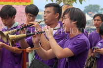 HONG KONG, Cheung Chau island, Tin Hau Festival parades, musicians, HK1616JPL