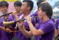 HONG KONG, Cheung Chau island, Tin Hau Festival parades, musicians, HK1617JPL