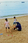 HONG KONG, Cheung Chau island, Tung Wan Beach, children playing, HK1564JPL