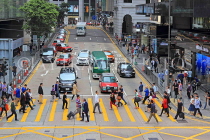 HONG KONG, Hong Kong Island, Central area, people crossing the road, HK2071JPL