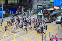 HONG KONG, Hong Kong Island, Des Voeux Road (Central), people crossing the road, HK2069JPL