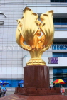 HONG KONG, Hong Kong Island, Wan Chai, Golden Bauhinia Sq, Bauhinia statue, HK2089JPL