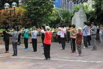 HONG KONG, Kowloon, Kowloon Park, Sculpture Walk, people practicing Tai Chi, HK1684JPL